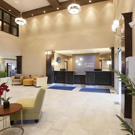 Holiday Inn Express Fort St John By Ihg Fort St. John Bagian luar foto