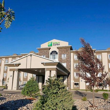 Holiday Inn Express Fort St John By Ihg Fort St. John Bagian luar foto