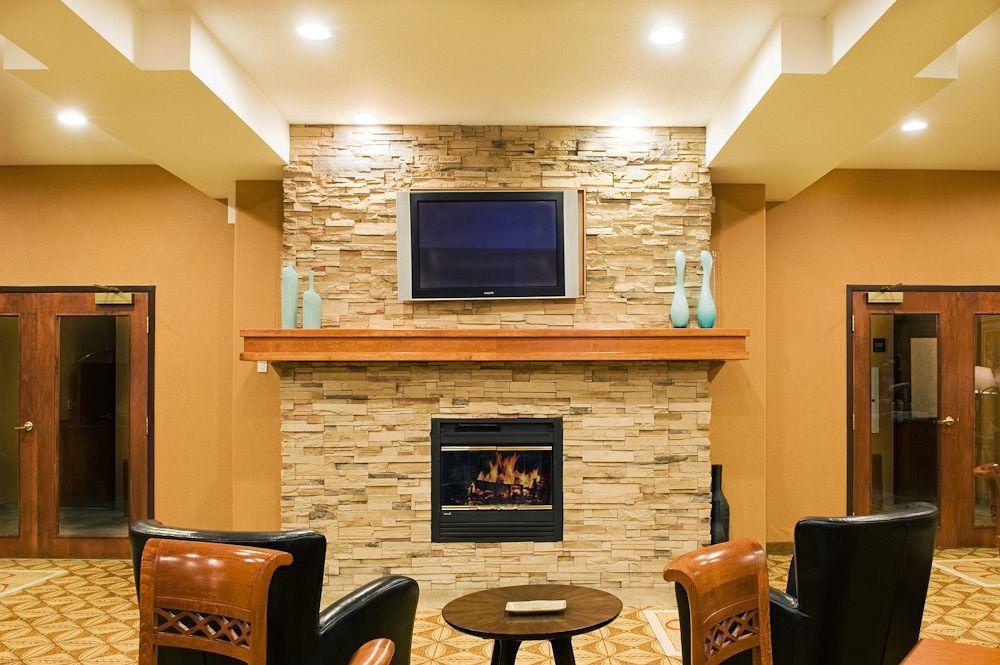 Holiday Inn Express Fort St John By Ihg Fort St. John Bagian luar foto