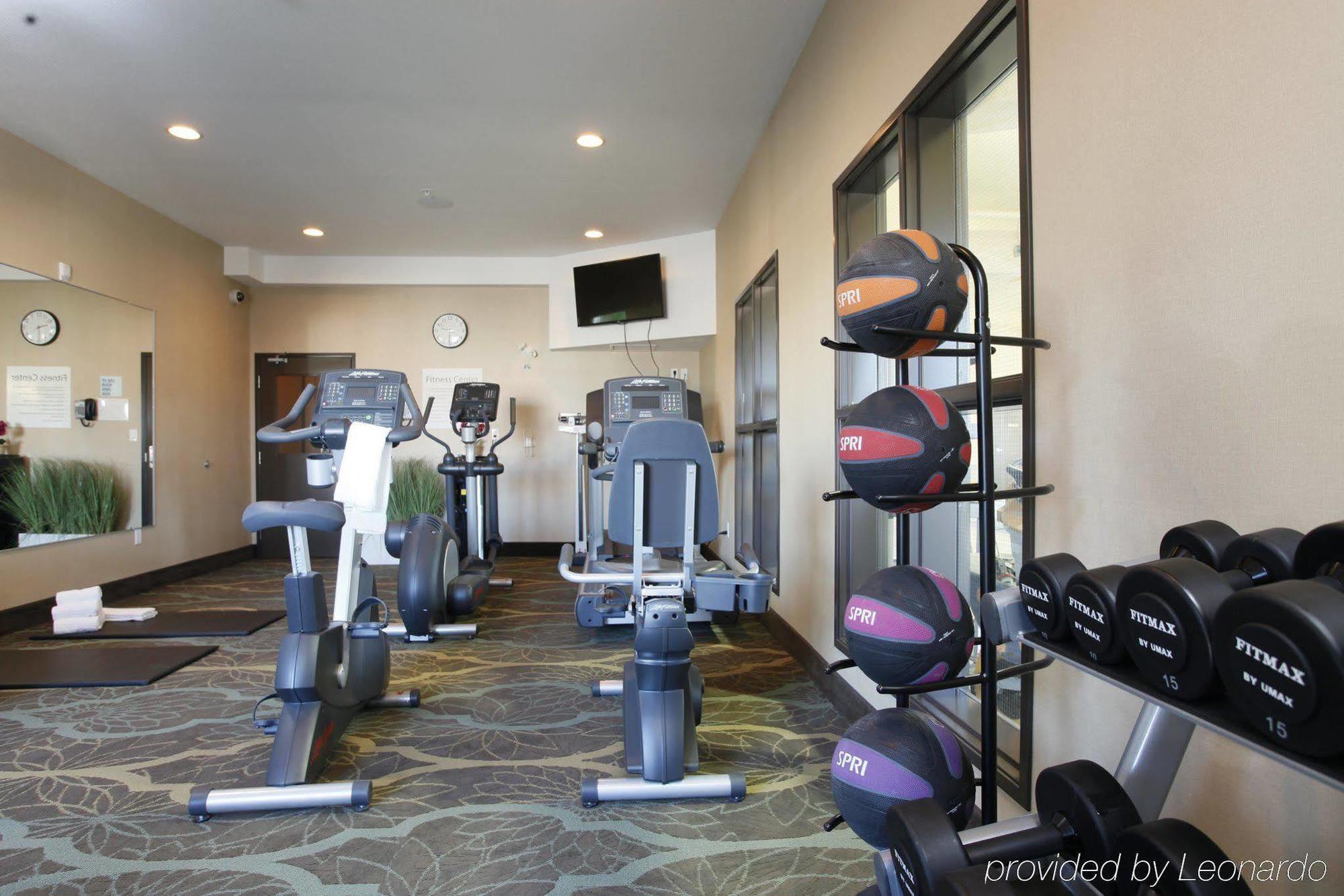 Holiday Inn Express Fort St John By Ihg Fort St. John Bagian luar foto