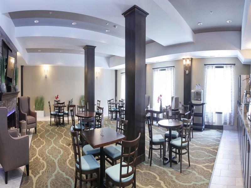 Holiday Inn Express Fort St John By Ihg Fort St. John Bagian luar foto