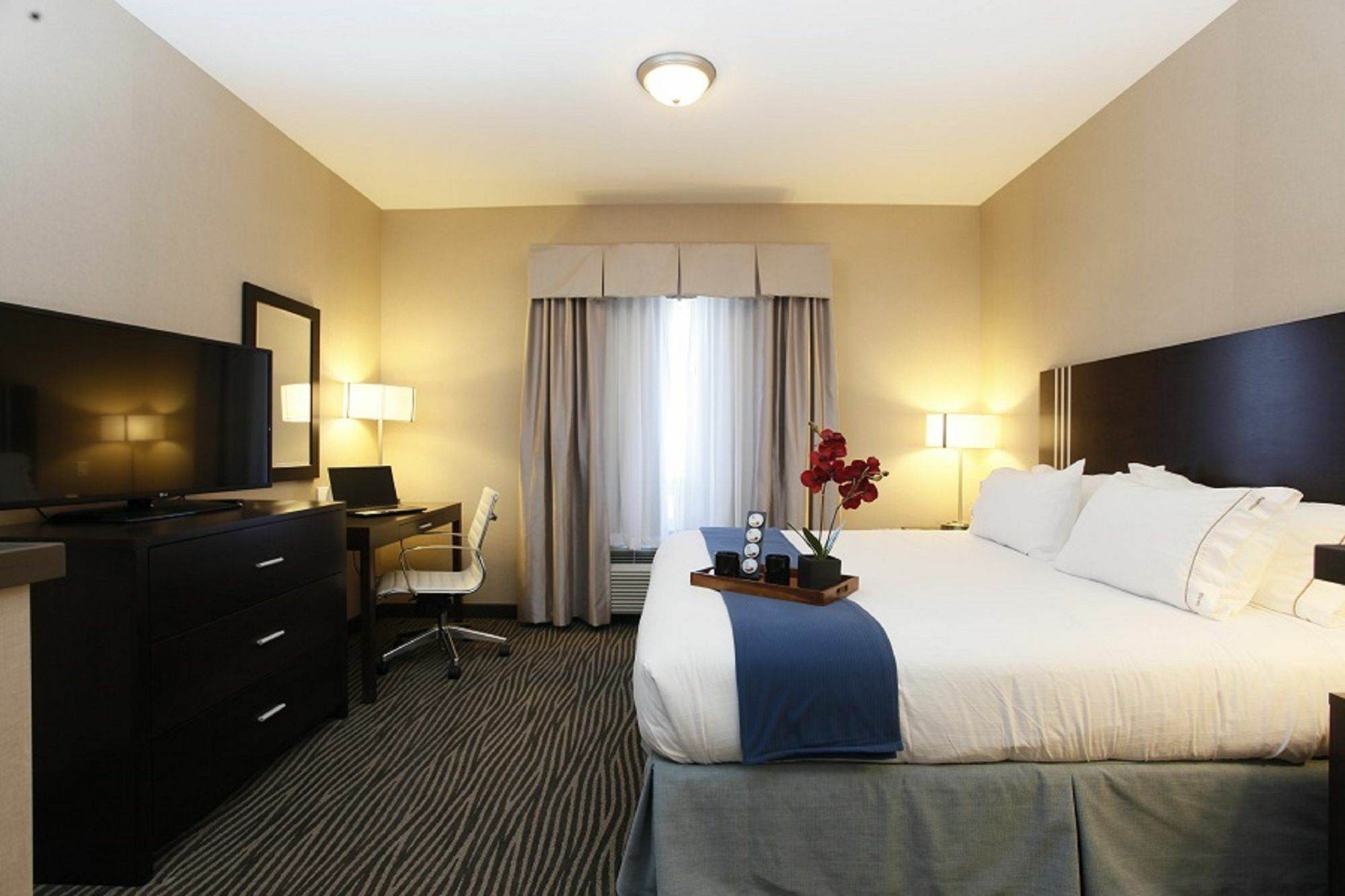 Holiday Inn Express Fort St John By Ihg Fort St. John Bagian luar foto