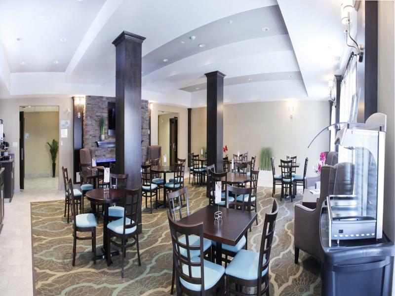 Holiday Inn Express Fort St John By Ihg Fort St. John Bagian luar foto